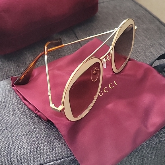 Sunglasses - Picture 4 of 7